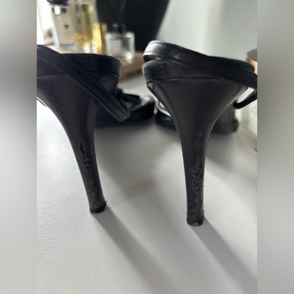 Burberry Black Knotted Heels - Picture 4 of 7